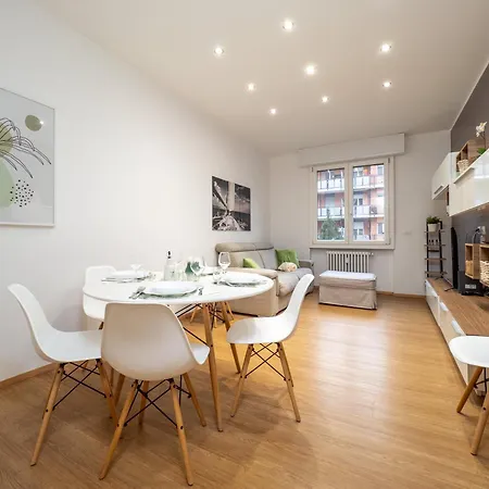 Apartamento 5 Guests - Modern With Balcony *