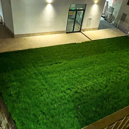 S. Ambrogio Square Milánó