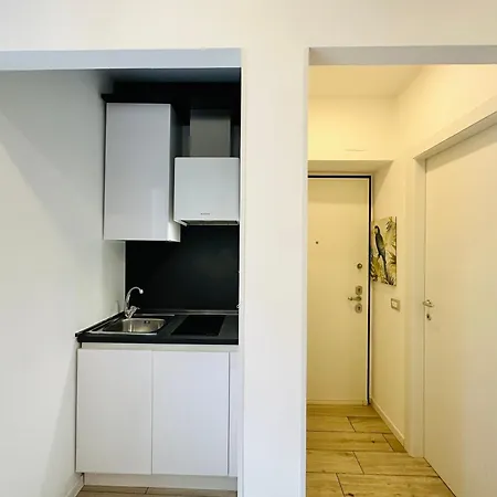 Comecasa Monolocale Vicino Stazione Apartman *