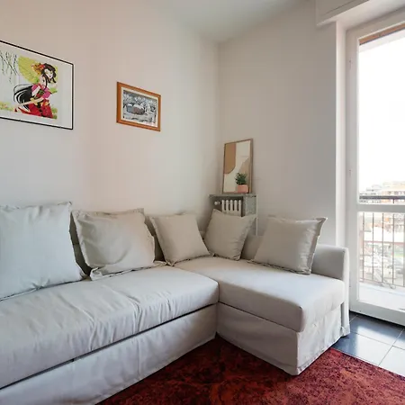 Corvetto M3 - Comfy Apt. With Balcony!