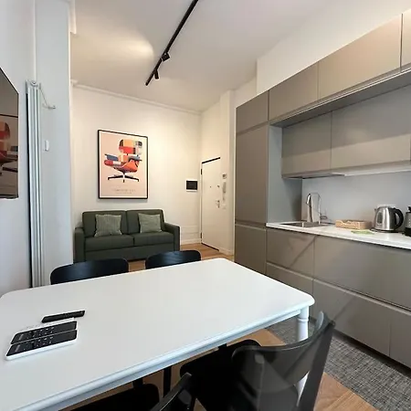 Pastel Of Apartman Milánó