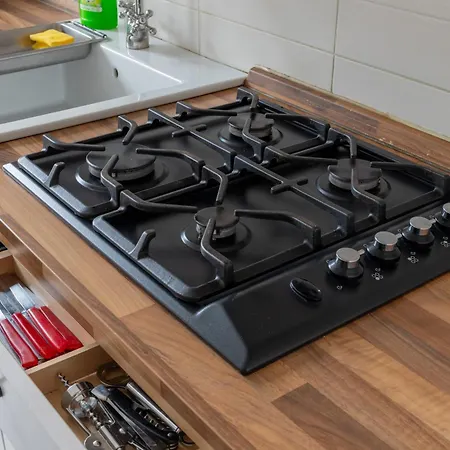 Panoramic Views, Location דירה *