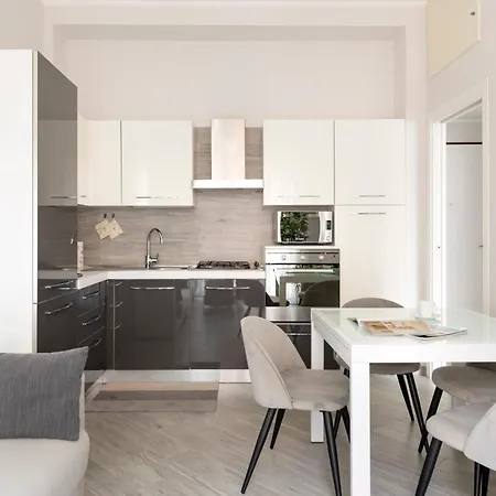 Adorable Centre, 2 Bd, 4 Guests מילאנו