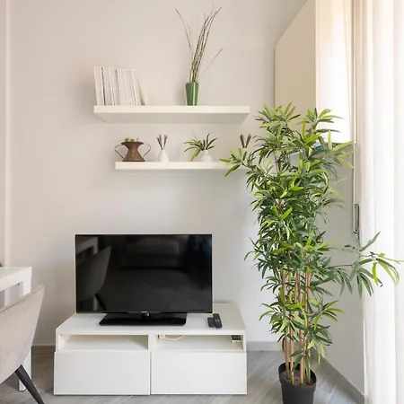 Appartement Adorable Centre, 2 Bd, 4 Guests Milaan