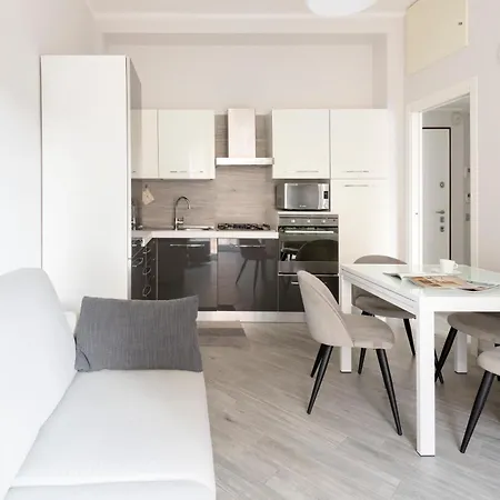 Adorable Centre, 2 Bd, 4 Guests דירה מילאנו