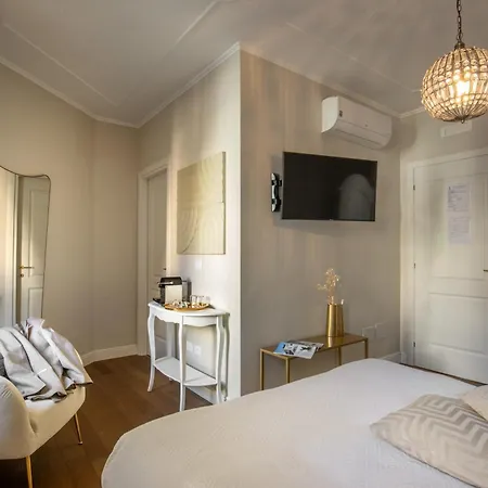 Daplace - Corso Monforte Pensión 4*