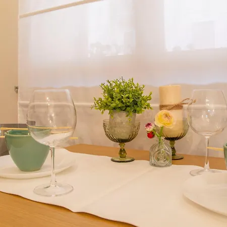 Apartment Small Island In Milan