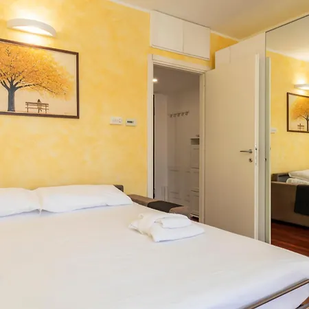 Apartment Xenia - Cozy 10 Min From Linate Milan