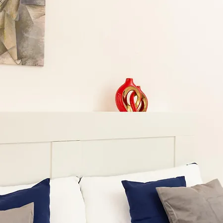 Exclusive In Porta Romana, Free Parking Appartement Milaan