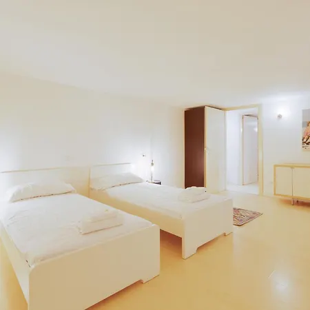 Sant'agostino - Charming Retreat 210m From M2 Apartment