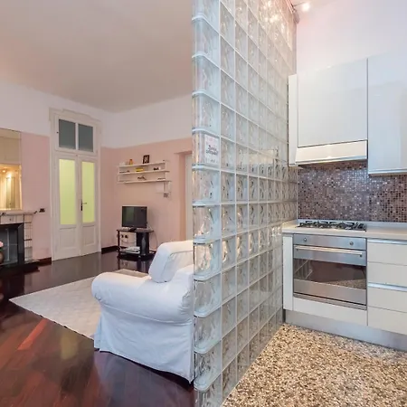 Xenia - Elegant Two-room In Porta Venezia Apartment