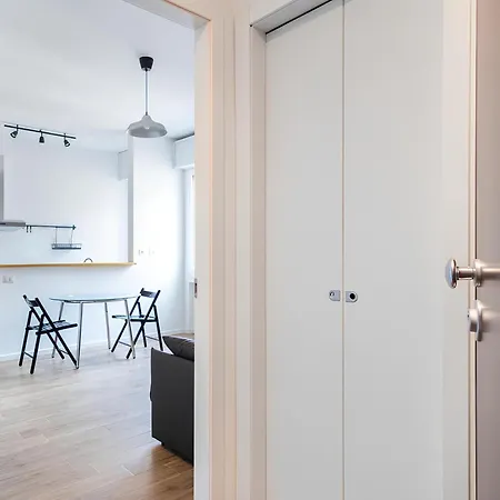Appartement Santa Giulia - 15 Minutes From Centre Milaan