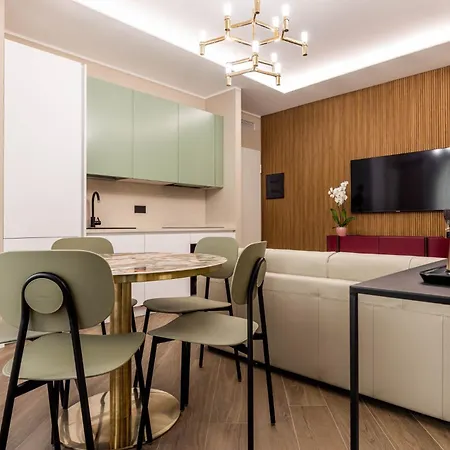 Gogh Golden House Next To Duomo Apartament