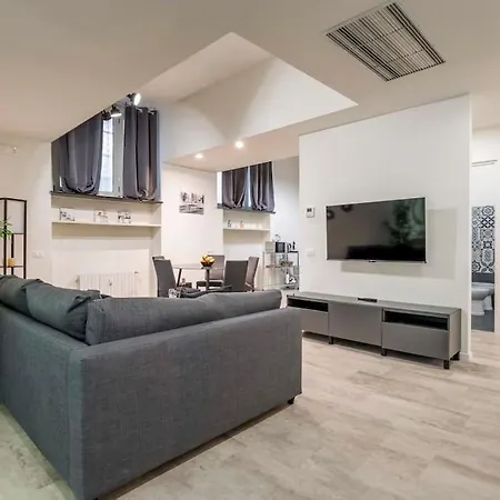 Comfortable 3 Bedrooms Few Steps From Duomo شقة ميلان