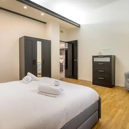 شقة Comfortable 3 Bedrooms Few Steps From Duomo ميلان