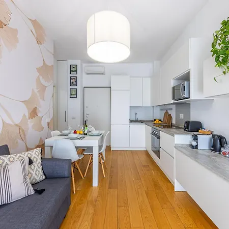 Rail24 - 9 Min Dal Duomo - Stazione Apartment Milan