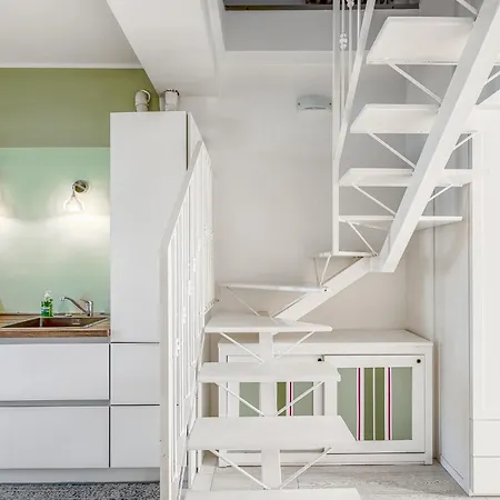 Bright Loft - Free Private Parking *