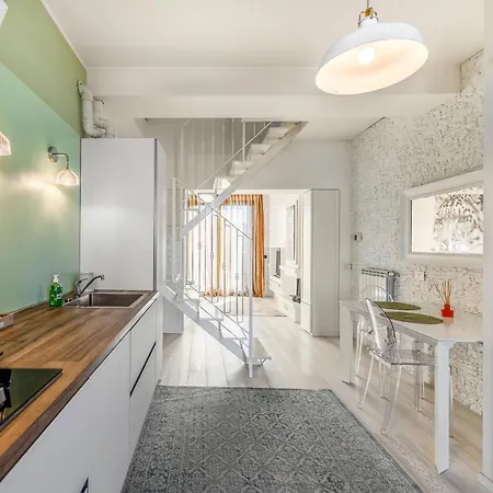 Bright Loft - Free Private Parking Milan