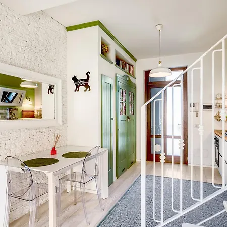 Bright Loft - Free Private Parking شقة *