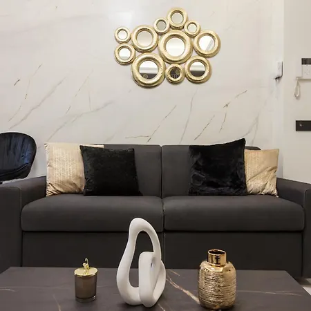 Italian Fashion - Luxurious Marble City Center شقة