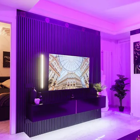 Italian Fashion - Luxurious Marble City Center