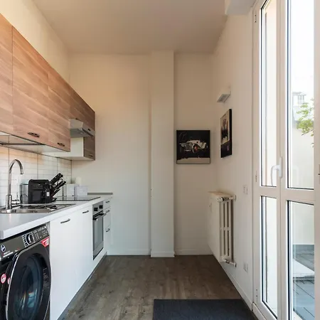 Favoloso Bilocale Con Terrazza Nel Cuore Di Apartament Mediolan