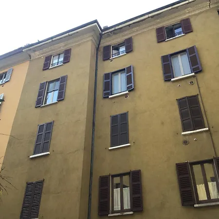 Silent Flat Between Duomo And Navigli *