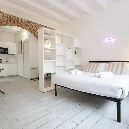 Flora 57 - Splendido Loft Nel Cuore Dei Navigli * Milan