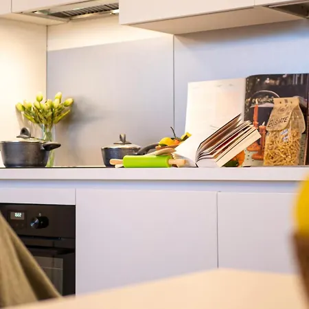 Nystrom Self Checkin Metro M1 * ميلان