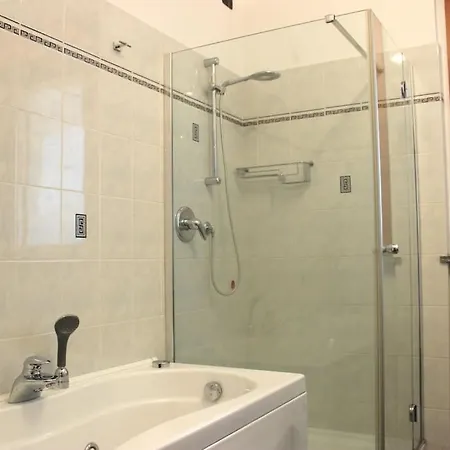 Parking + Balcony Accogliente Bilocale Appartement