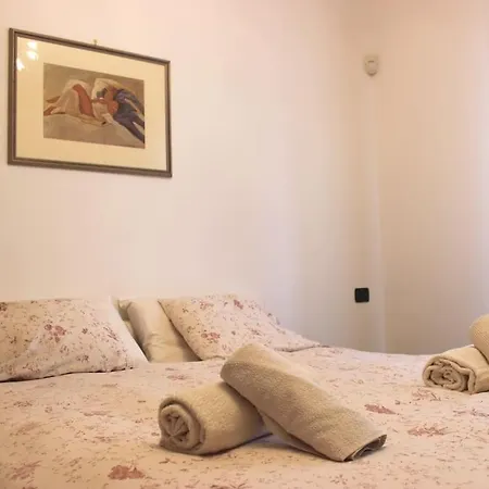 Parking + Balcony Accogliente Bilocale *
