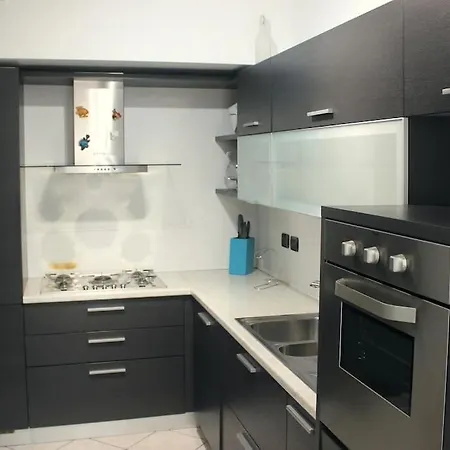 Parking + Balcony Accogliente Bilocale