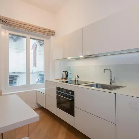 Apartment Duomo Elegant Flat Milan