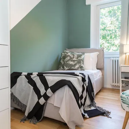 Joivy Delightful Flats Near Citylife District *