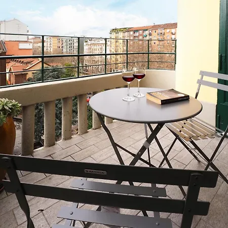 Luminoso Con Terrazzo Forlanini Linate 아파트 밀라노
