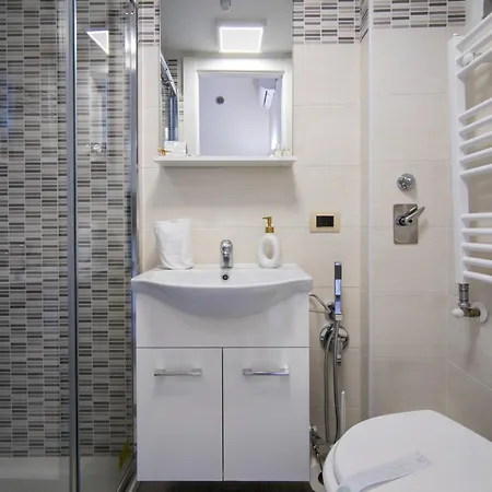 {cesco's Home} Certosa - 10 Min. Fiera - Sacco Apartmán *