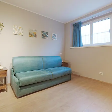 Guesthost - Affori M3 Modern And Cozy Apartment