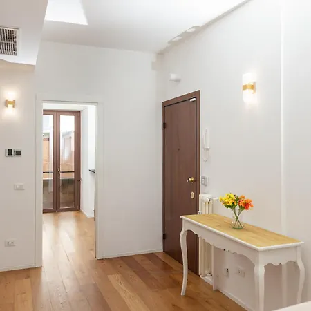 Free Parking - 5 Star - Sauna Luxury Apartment Milan