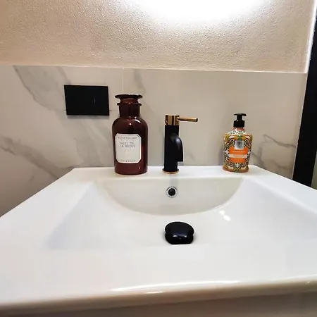 Casa Cloclo: Design & Vintage Above Subway Apartmán Milán