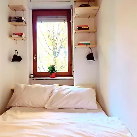 Casa Cloclo: Design & Vintage Above Subway Apartmán *