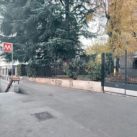 Casa Cloclo: Design & Vintage Above Subway Апартаменты