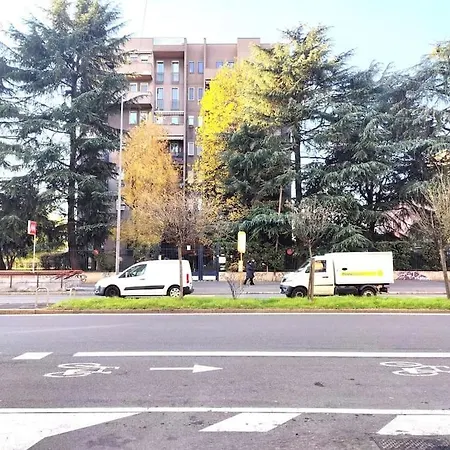 Casa Mamo: Design & Vintage Above Subway *