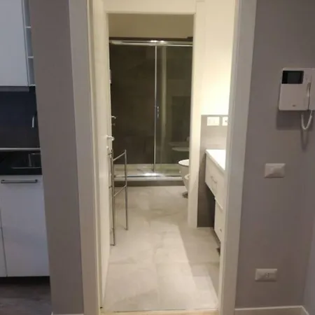 Mm3/repubblica A 5 Minuti Dal Duomo Milão