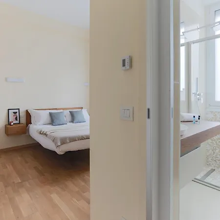 דירה The Best Rent - Bright One-bedroom In Corso Vittorio Emanuele Ii *
