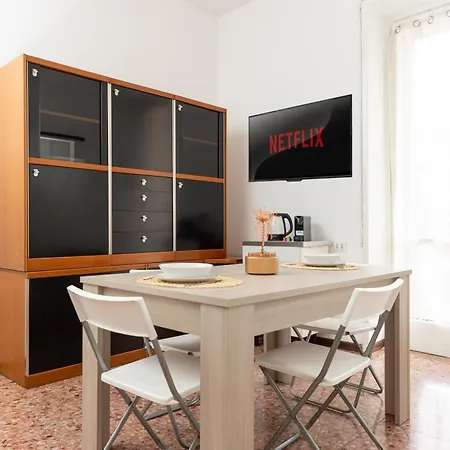 Appartement Exclusive In Porta Romana, Free Parking Milaan