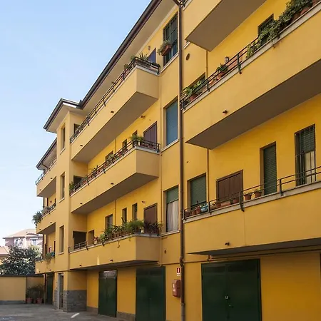 Golden House Apartment