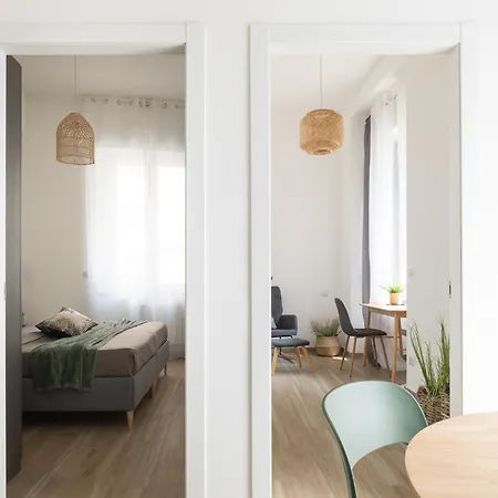 Apartment Luni 4 - Design Trilo -m3- 8 Min Dal Duomo *