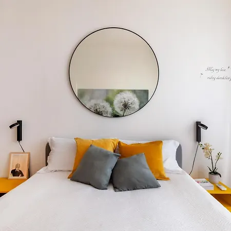 The House Of Dandelions - Duomo In 15min By Metro M3 Apartment *