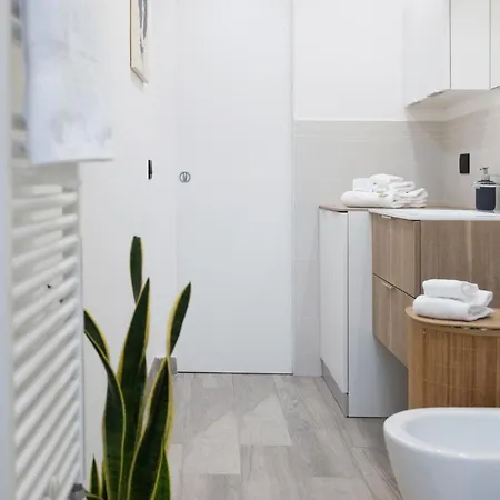 M4 Tolstoj - Vicino Navigli E Duomo Apartamento *