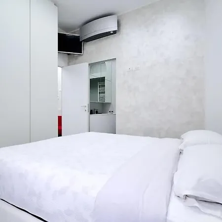 Milano-hosted By Sweetstay Milán